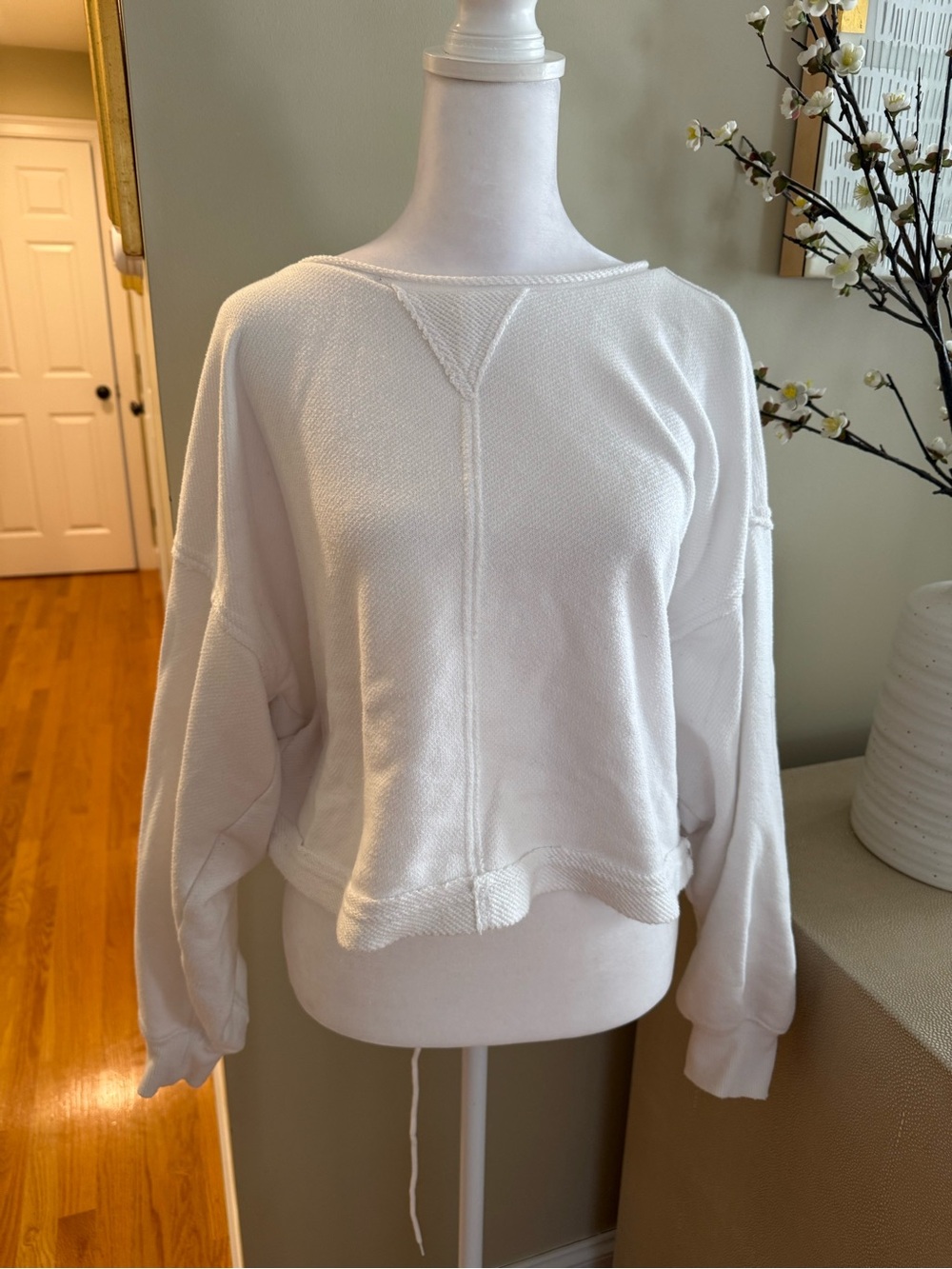 aerie White Crewneck Pullover Sweater